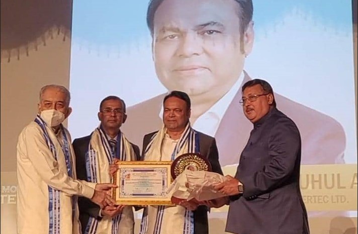 তরফদার রহুল আমিন মাদার তেরেসা অ্যাওয়ার্ড পেলেন 
