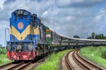 ৮ ঘণ্টা পর রাজধানীর সঙ্গে উত্তরবঙ্গের রেল চলাচল শুরু 