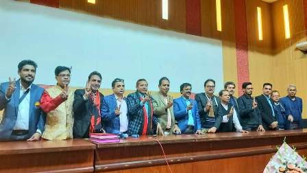 চট্টগ্রাম প্রেস ক্লাবের সভাপতি রেজা, সম্পাদক দেবদুলাল