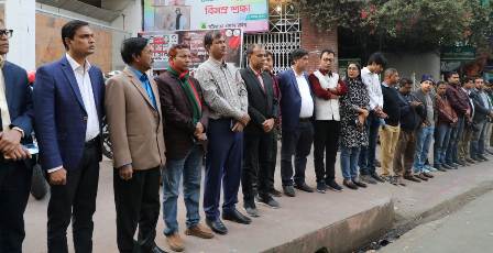     সাংবাদিক আরিচ ও সুমনকে হুমকি, ওসি কোতোয়ালীকে ২৪ ঘন্টার মধ্যে প্রত্যাহারের দাবী