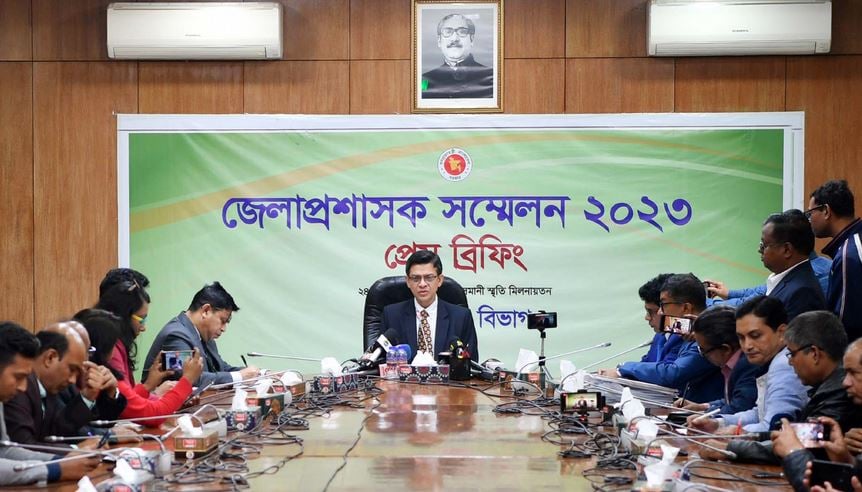  নির্বাচনে সহযোগিতায় অভিজ্ঞতা ও ঐতিহ্যকে কাজে লাগাবে প্রশাসন : মন্ত্রিপরিষদ সচিব     