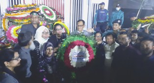 মহান শহিদ দিবস ও আন্তর্জাতিক মাতৃভাষা দিবসে পরিবার পরিকল্পনা চট্টগ্রাম জেলার উপ-পরিচালকের শ্রদ্ধা নিবেদন