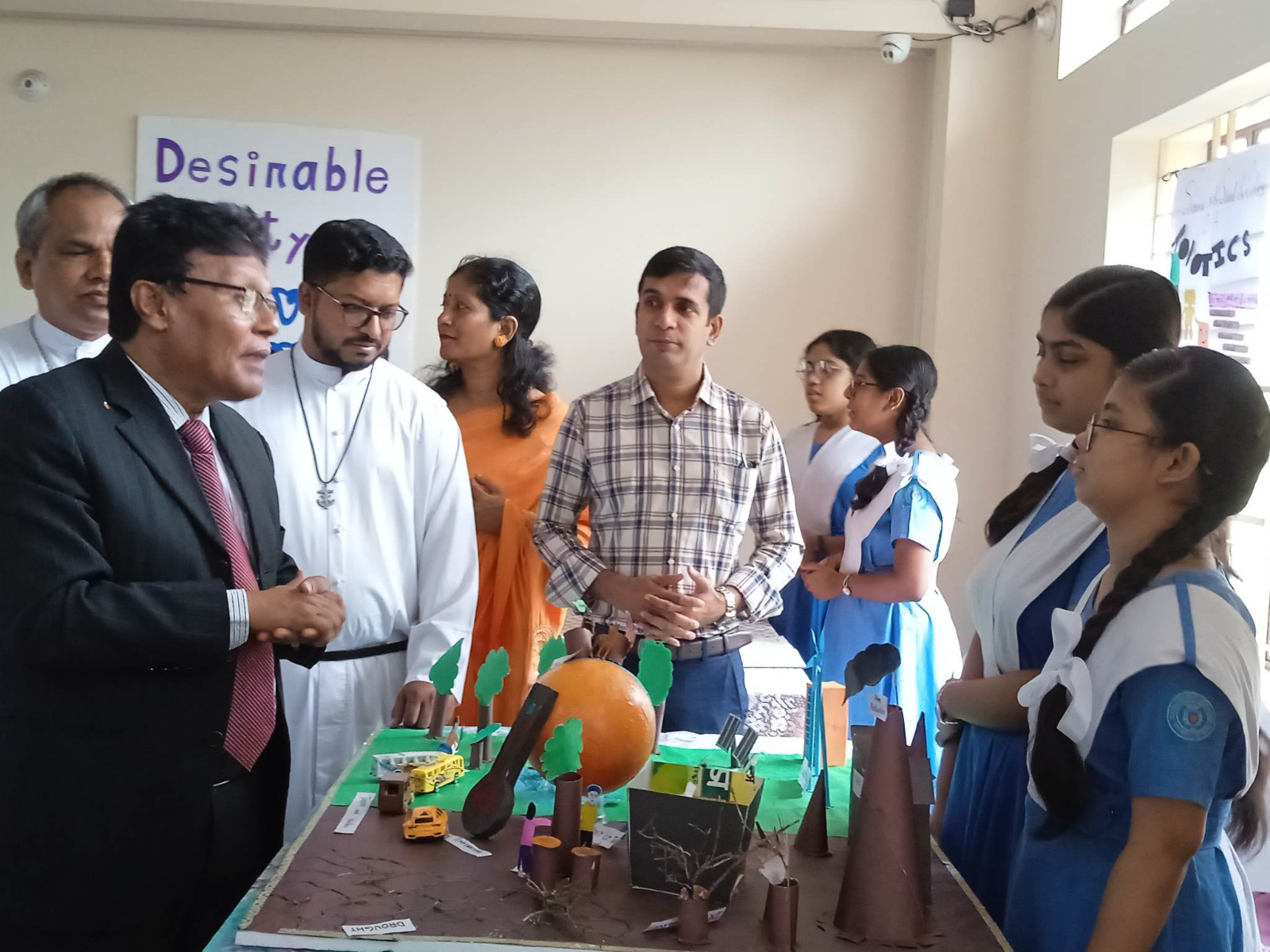 সেন্ট স্কলাস্টিকাস্ গার্লস্ হাই স্কুল এন্ড কলেজে বার্ষিক বিজ্ঞান, প্রযুক্তি ও হস্তশিল্প মেলা