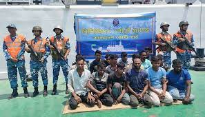 সাঙ্গু গ্যাস ফিল্ডের পণ্য চুরির সময় আটক ১৬