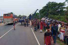 পটিয়ায় দুই বাসের মুখোমুখি সংঘর্ষে নিহত ২