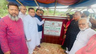বেদখলে আইল হওয়া গাজী হালদা সড়ক হলো ২৮ ফুট চওড়া