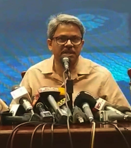  সুদান থেকে জেদ্দায় বাংলাদেশীদের সরিয়ে নিতে সরকার ৪টি বিমান ভাড়া করছে