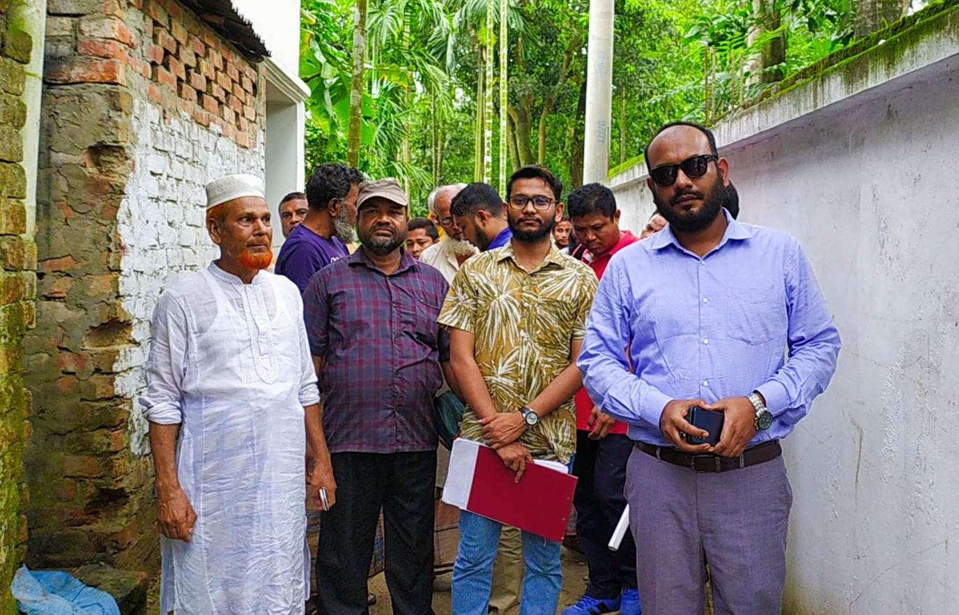 খুনিয়া পাড়ায় সড়কের অবৈধ দখল ছেড়ে দেওয়ার নির্দেশ