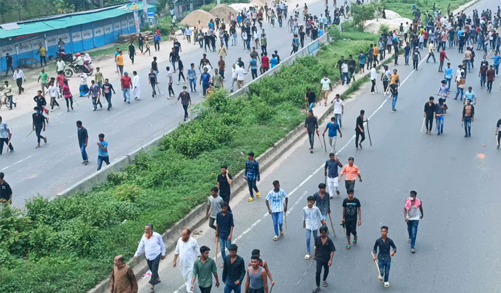 কুমিল্লায় আ.লীগের দুই গ্রুপ মুখোমুখি, ঢাকা-চট্টগ্রাম মহাসড়কে যান চলাচল বন্ধ  