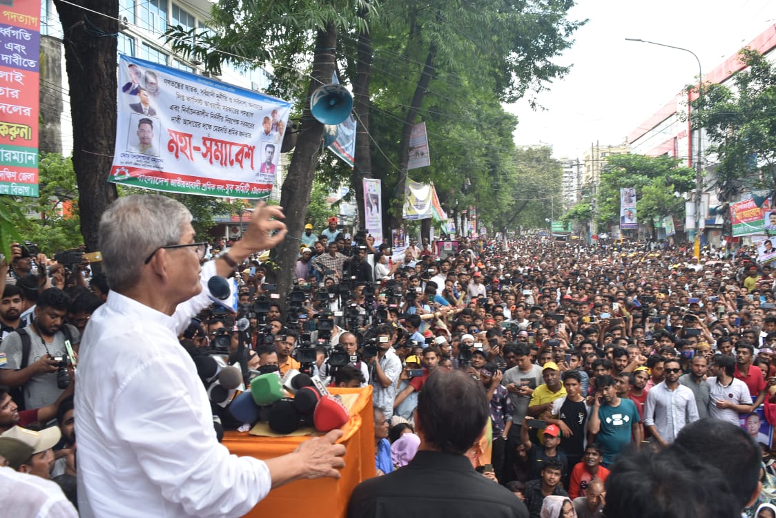  “ভয় দেখিয়ে আর কাজ হবে না, মানে মানে সরে যান”: চট্টগ্রামে মির্জা ফখরুল