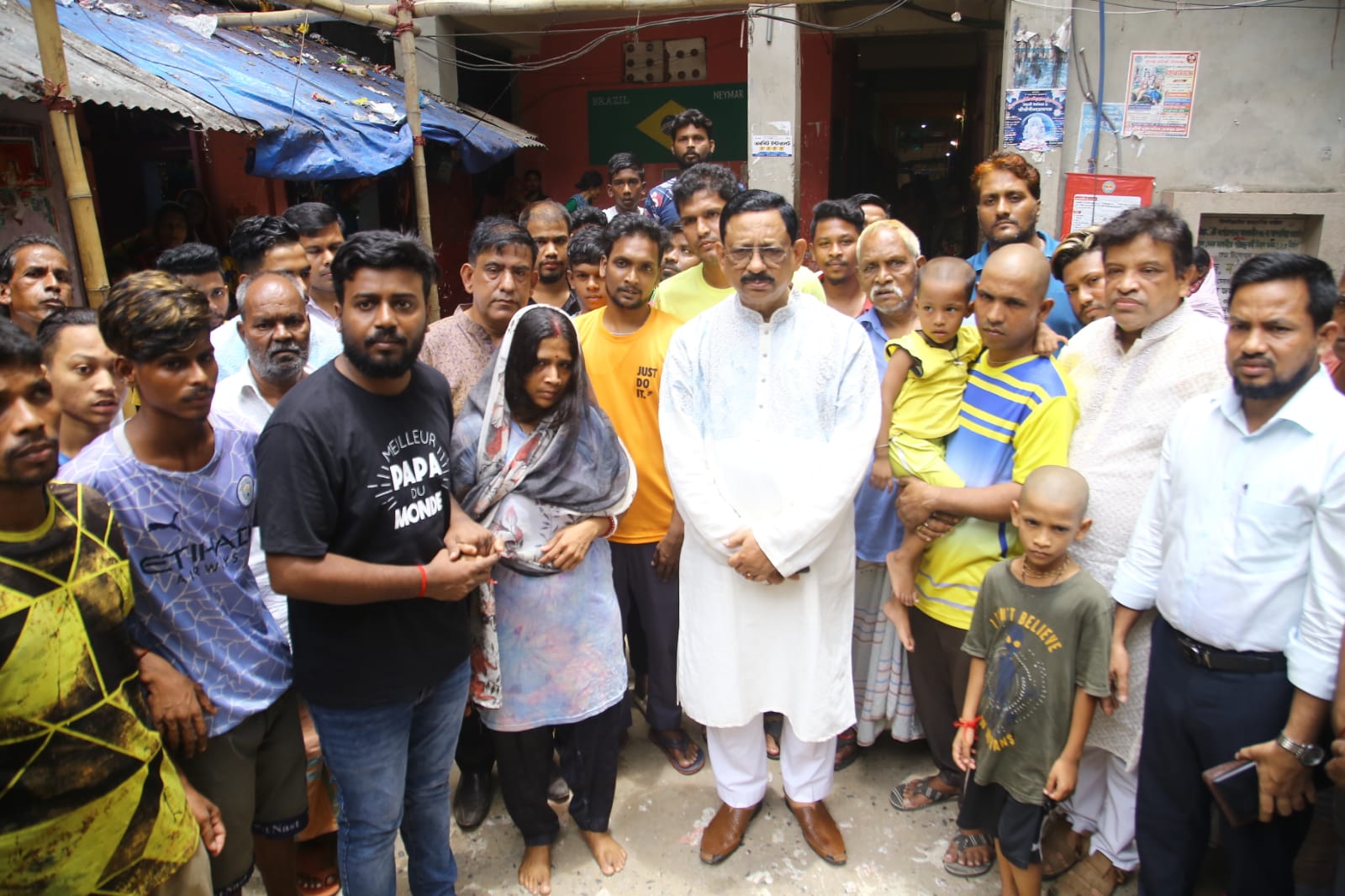 তিন মেয়ে হারানো আরতি-মিঠুনের পাশে মেয়র