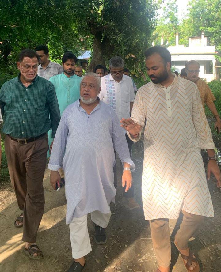 বোয়ালখালী উমা সুন্দরী রোডের উন্নয়ন দায়িত্ব নিলেন চেয়ারম্যান রেজাউল করিম রাজা