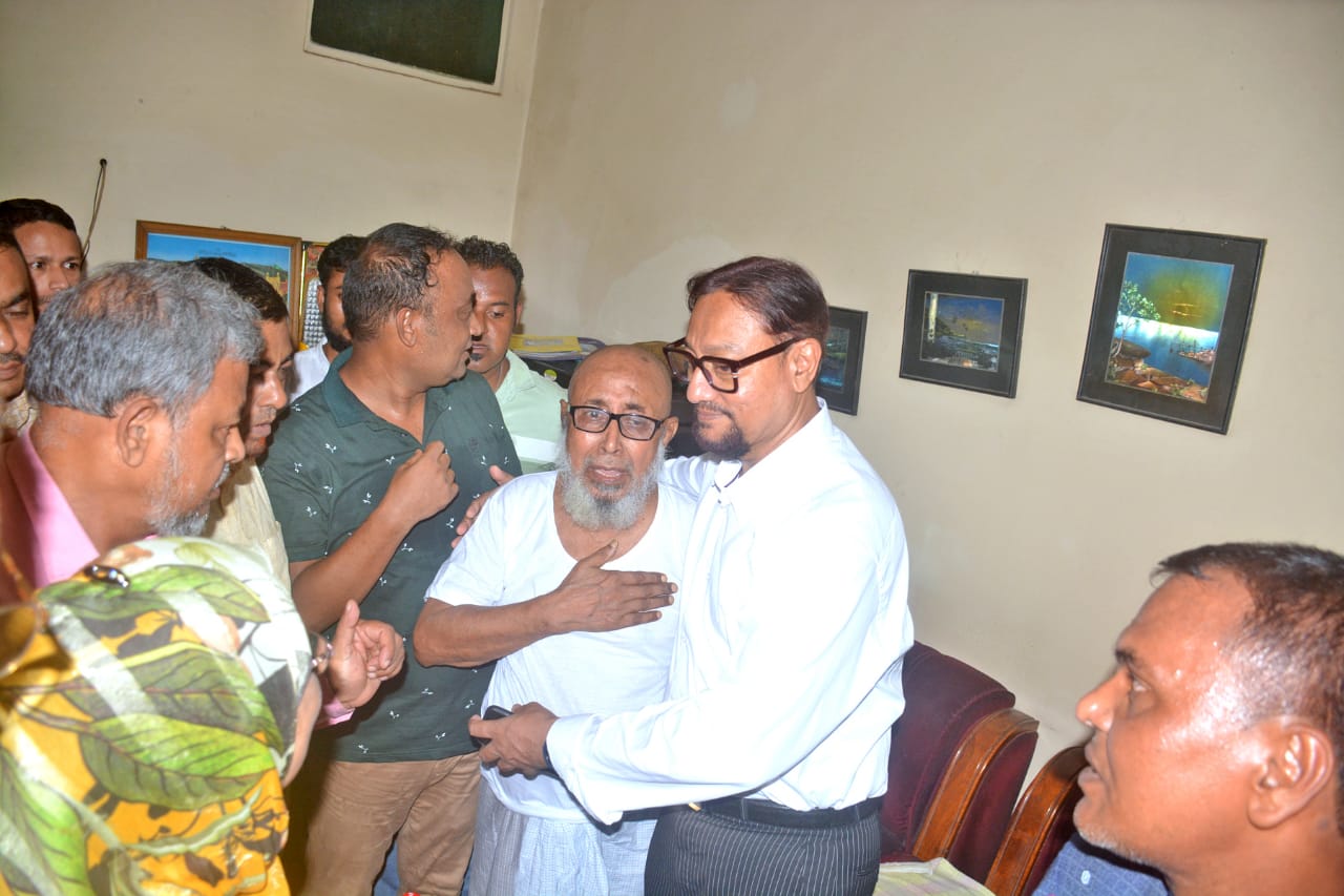 মানুষ আজ নিদারুণ কষ্টের মধ্যে দিন যাপন করছে - ডা. শাহাদাত