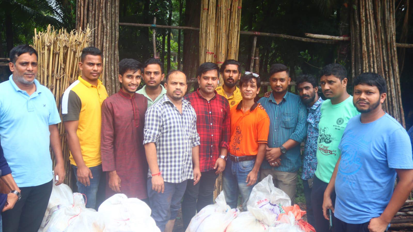 জাগো হিন্দু পরিষদের পক্ষ থেকে ৫০০ পরিবারের মাঝে এান সামগ্রী বিতরণ