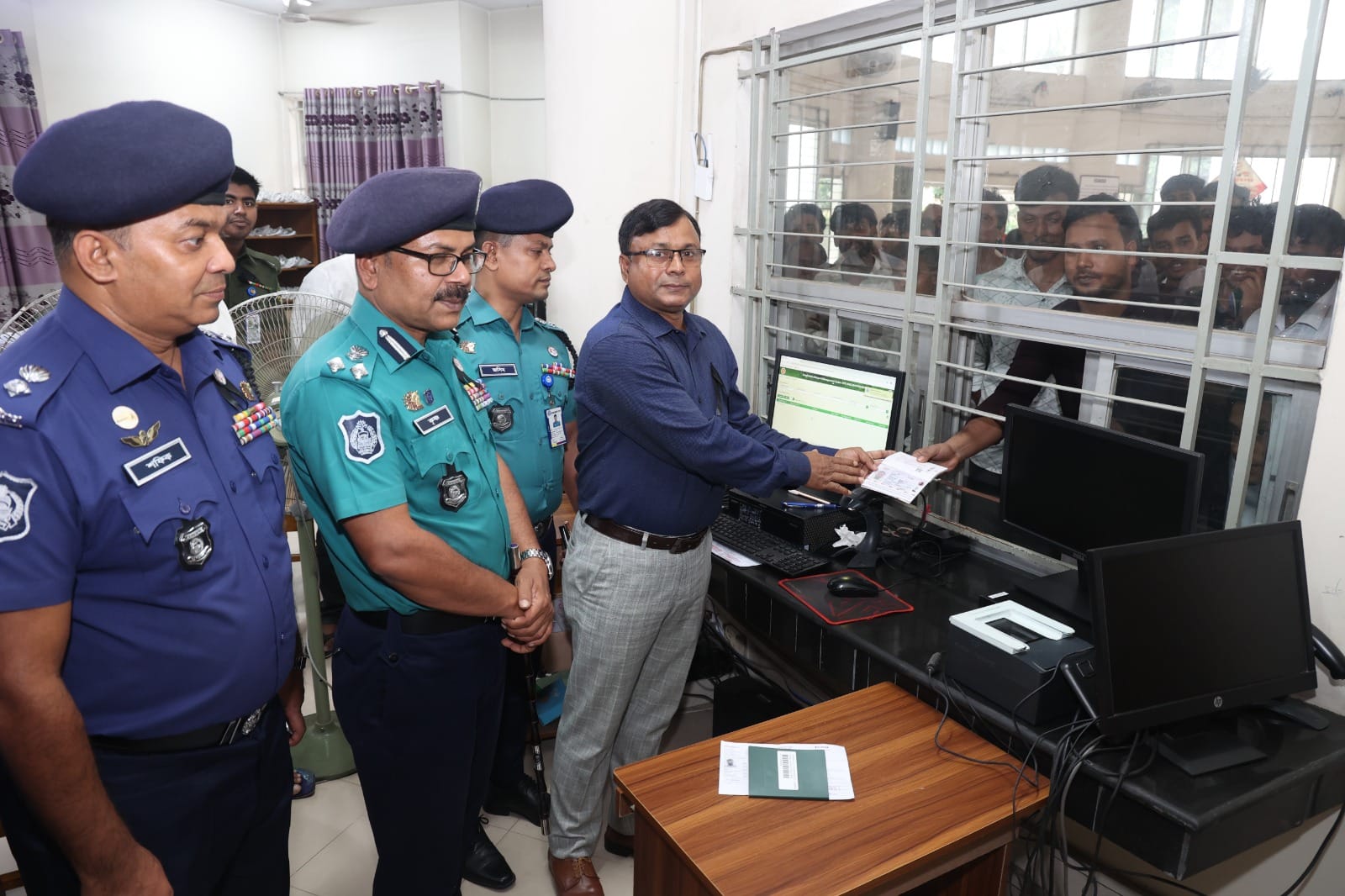 বিভাগীয় পাসপোর্ট ও ভিসা অফিসে সেবা সহজীকরণে মতবিনিময় সভা