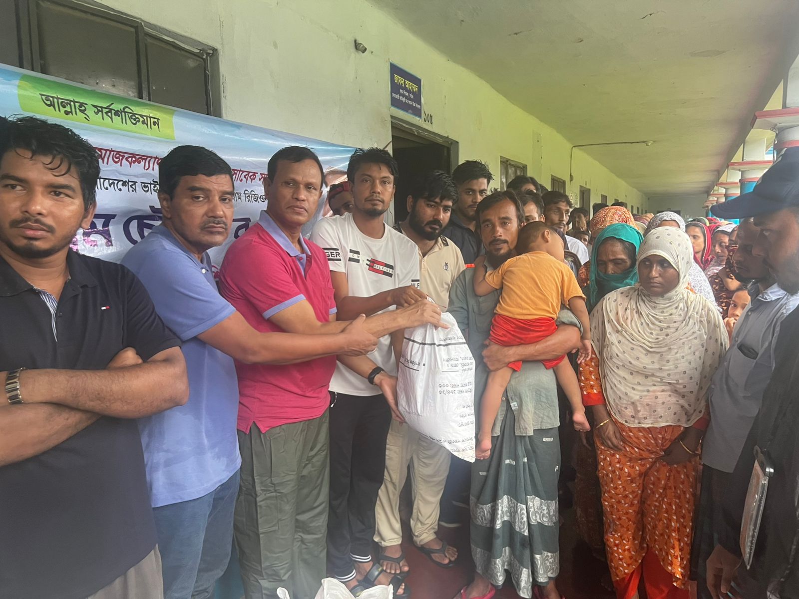 বন্যার্তদের পাশে আবদুল কৈয়ূম চৌধুরী