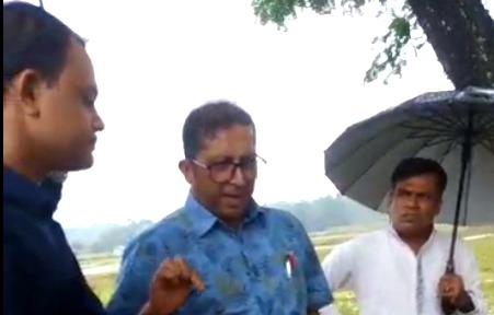 চন্দনাইশে বন্যায় ক্ষতিগ্রস্ত সড়ক পরিদর্শনে প্রকল্প পরিচালক