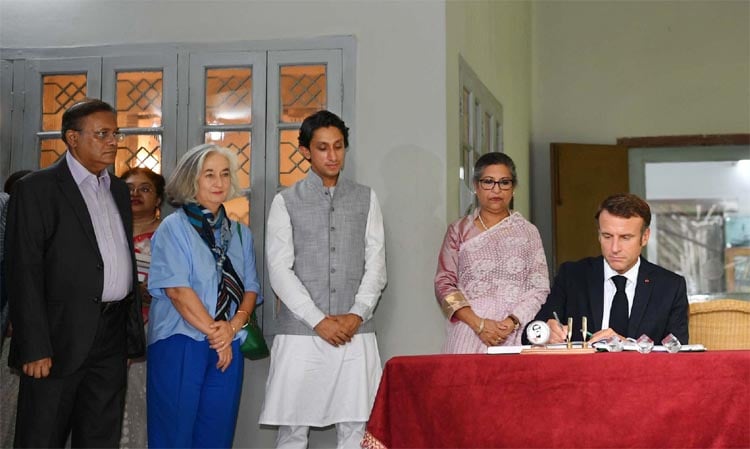  এদেশের মানুষ ও স্বাধীনতার জন্য জীবন উৎসর্গ করেছিলেন শেখ মুজিবুর রহমান : ইমানুয়েল মাখোঁ