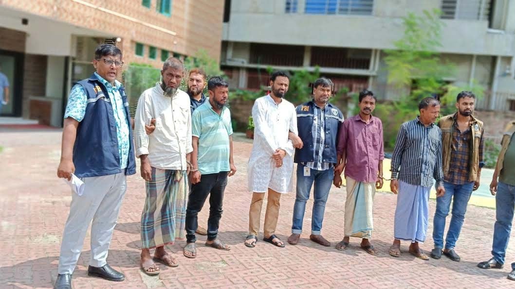 চট্টগ্রামে ওয়্যারহাউজে চুরি : গ্রেফতার ১০