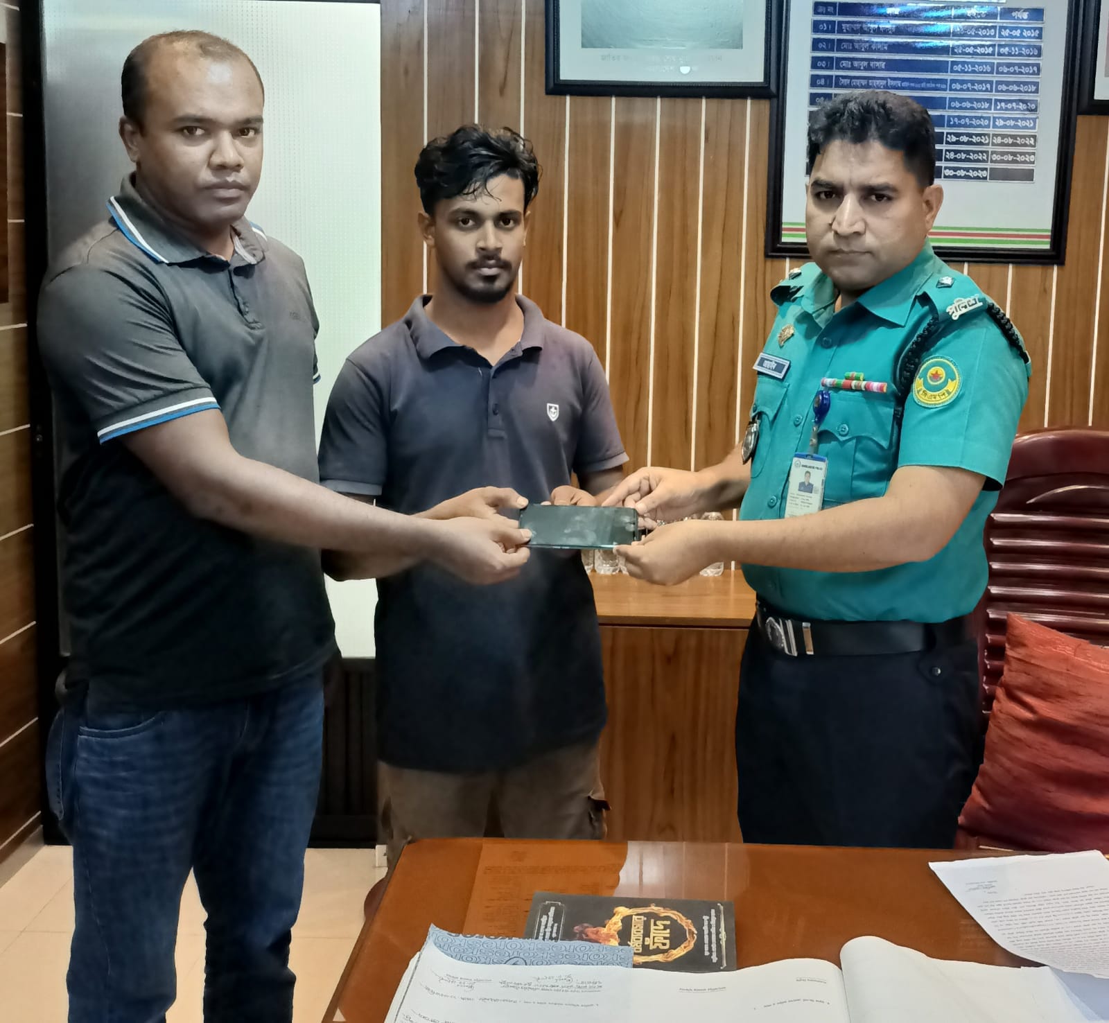  ইপিজেডে  সেপ্টেম্বর মাসে হারানো ৬০ মোবাইল উদ্ধার