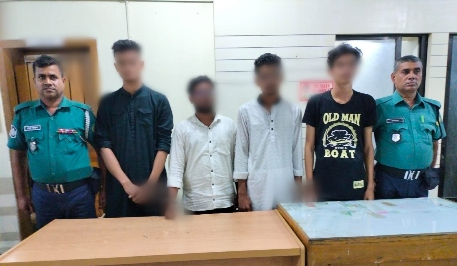 আকবরশাহ আইনজীবীর উপর হামলার ঘটনায় আটক ৪