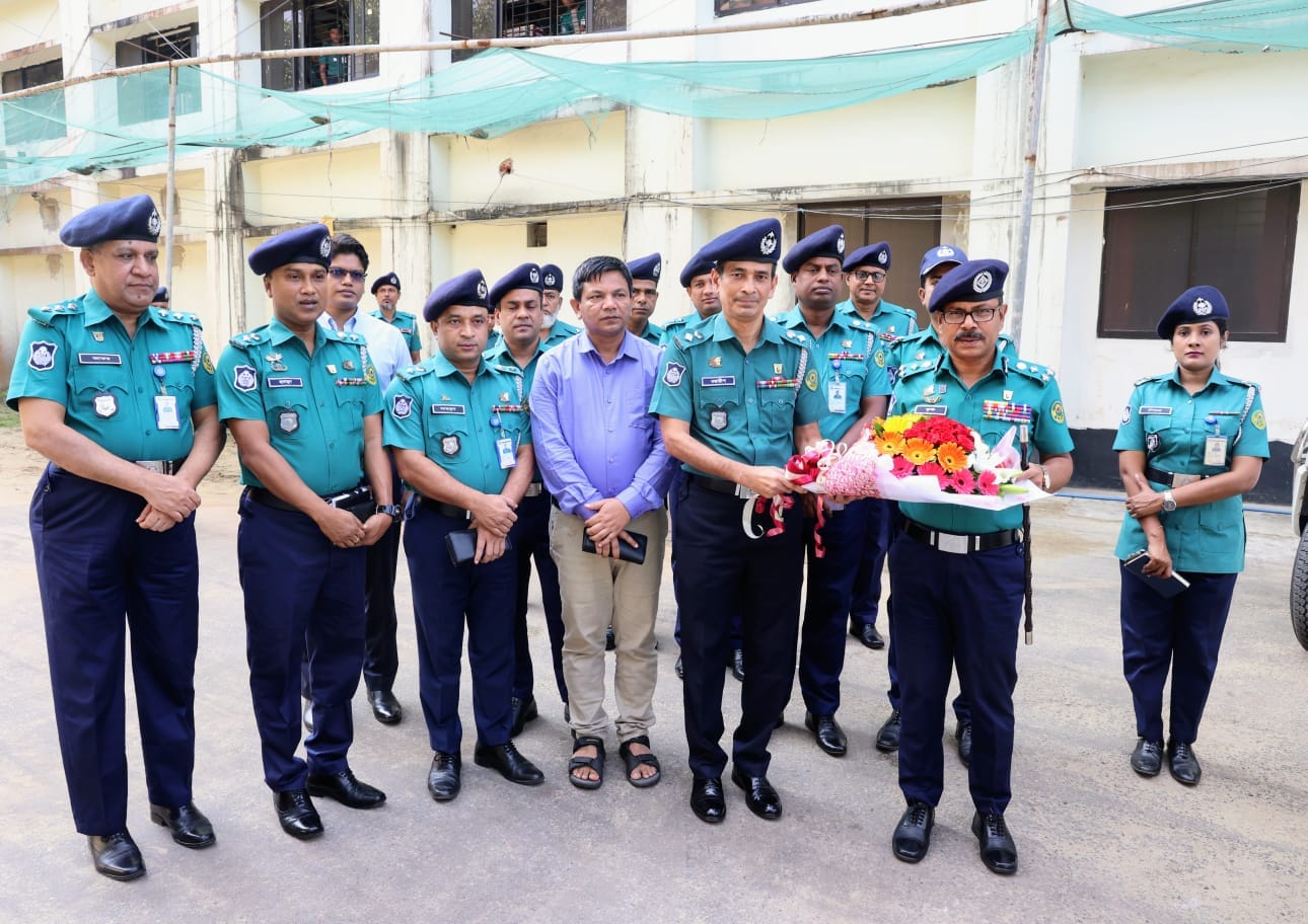 কেন্দ্রীয় রিজার্ভ অফিস পরিদর্শনে সিএমপি কমিশনার