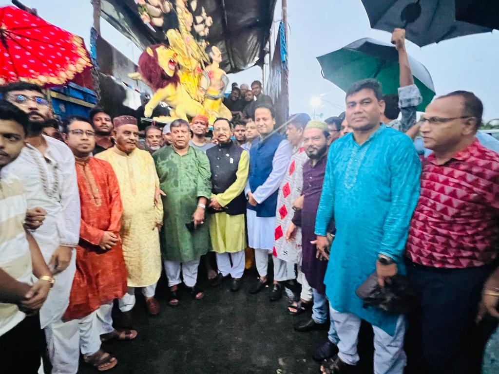 প্রতিমা নিরঞ্জনের মধ্যদিয়ে শেষ হলো শারদীয় দুর্গোৎসব