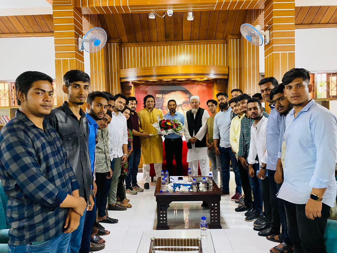 চট্টগ্রামের ‘স্মার্ট স্কুল বাস’ দেশসেরা, জেলা প্রশাসকের সঙ্গে সাক্ষাতে মনিটরিং টিম
