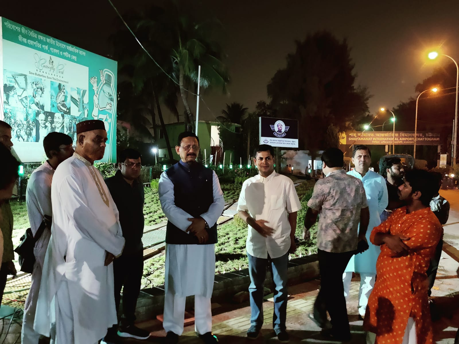 বঙ্গবন্ধুর ভার্টিক্যাল ম্যুরাল পরিদর্শন করলেন সিটি মেয়র