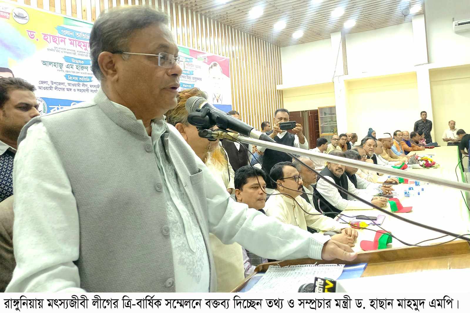 যে দল নিজেদের অফিসের তালা খোলার মানুষ খুঁজে পায় না, তারা কি আন্দোলন করবে : তথ্যমন্ত্রী