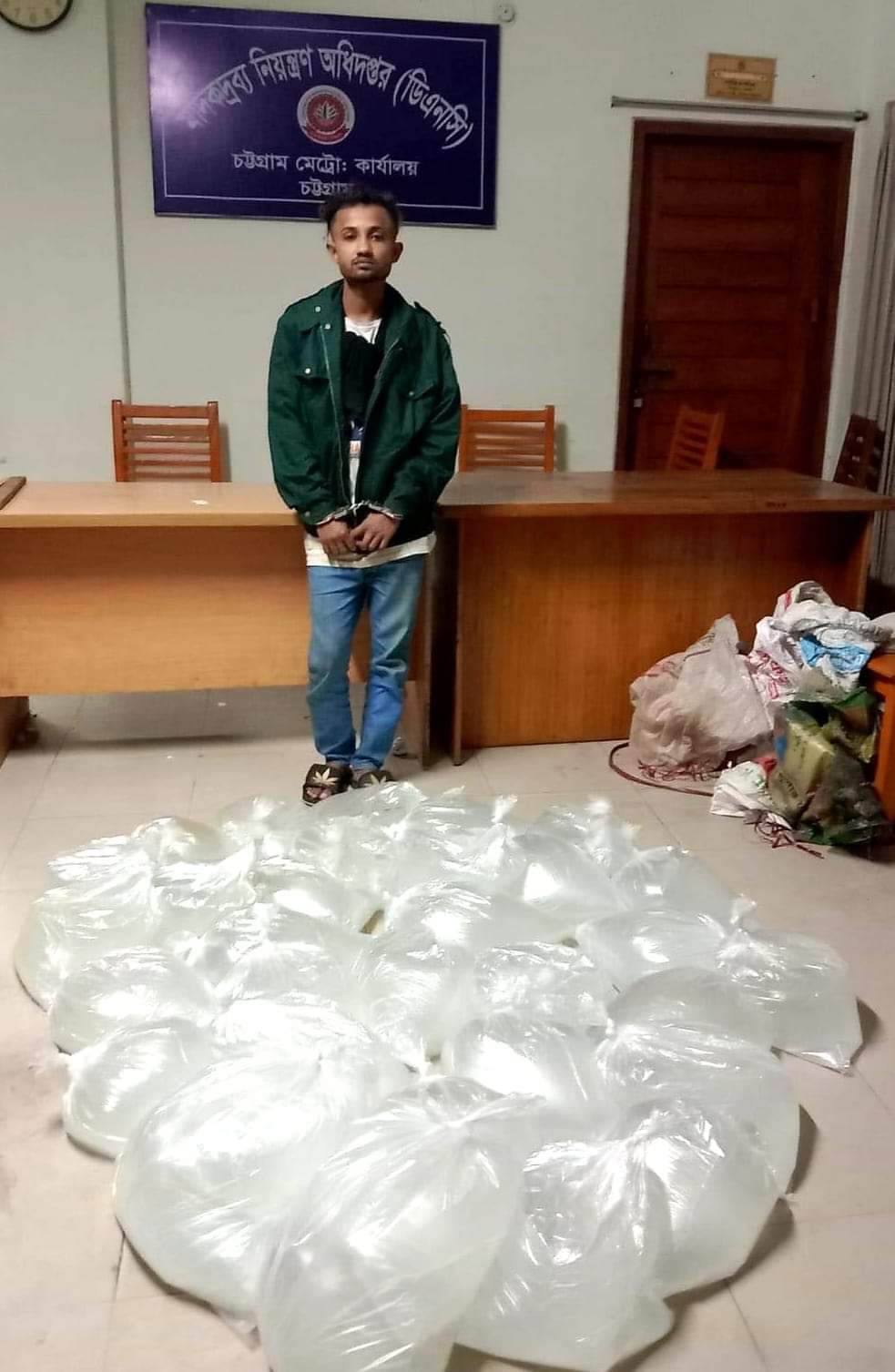 মৌলভীবাজারে ৭২০ লিটার মদসহ আটক ১