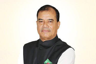স্বতন্ত্র প্রার্থী গিয়াস উদ্দিনের বিরুদ্ধে আচরণ বিধি লঙ্ঘনের অভিযোগ