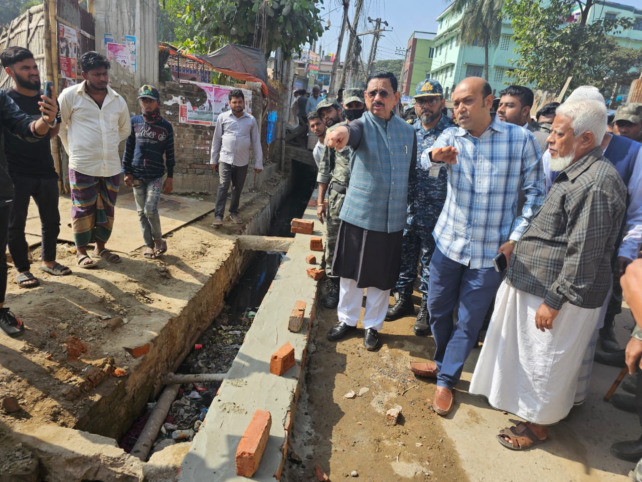দ্রুততম সময়ে শহীদ মিনারকে জনবান্ধব করার পথ খুঁজতে হবে : মেয়র রেজাউল