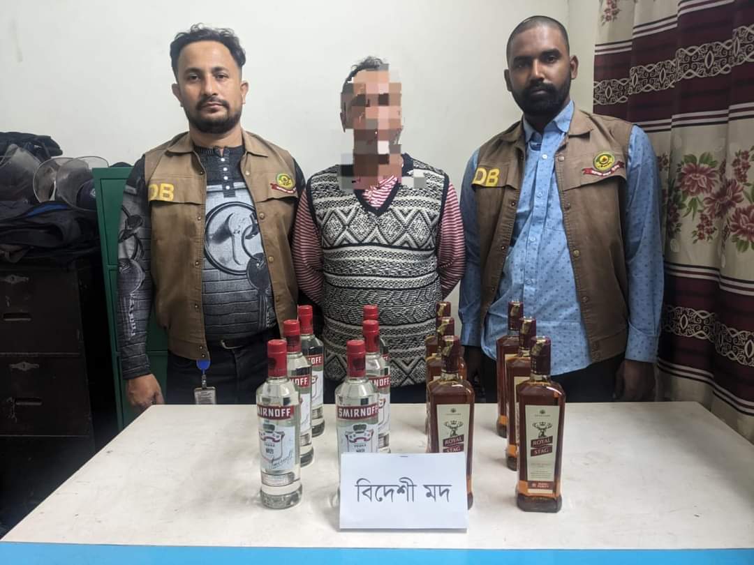 ঝর্ণা পাড়ায় বিদেশি মদসহ আটক ১