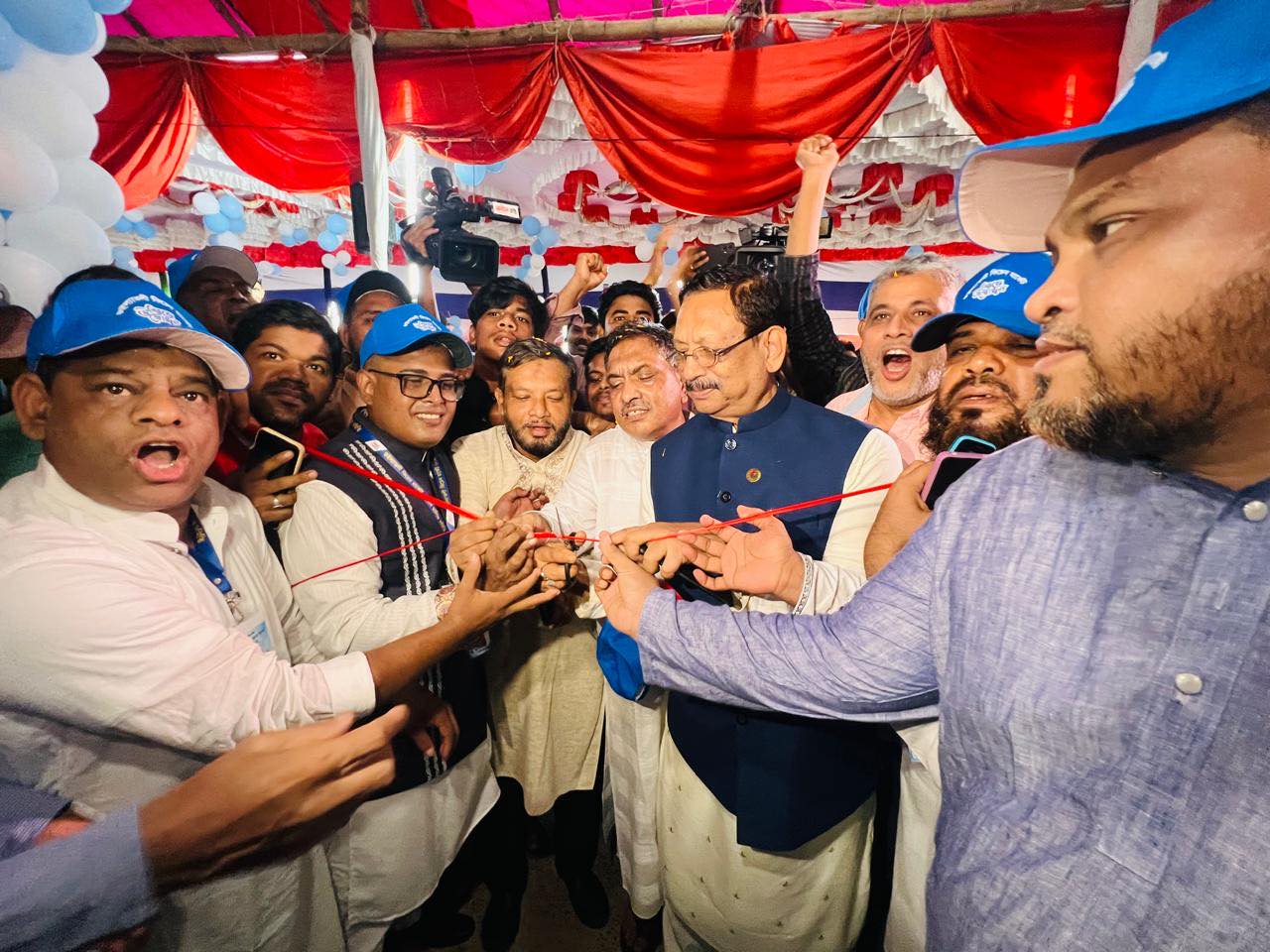মেয়র রেজাউলের সাফল্য চালু হল চসিক নির্মিত ফইল্যাতলী কিচেন মার্কেট