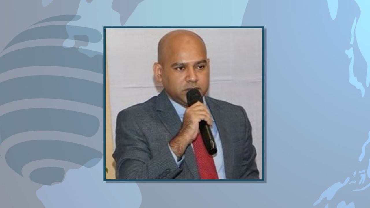 গাছ লাগিয়ে শাস্তি, রাষ্ট্রপতির কাছে সুবিচার পেলেন সেই ইউএনও