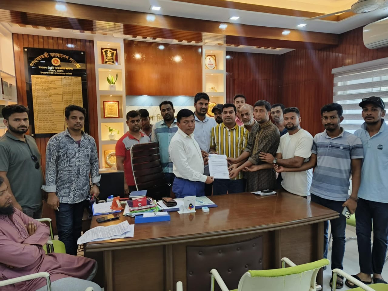 রাউজানে দুর্গাপূজায় সাম্প্রদায়িক সম্প্রীতি বজায় রাখতে আন্তর্জাতিক মানবাধিবার কমিশনের স্মারকলিপি