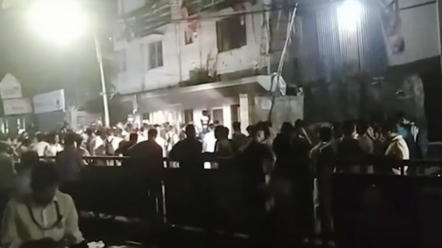 জাতীয় পার্টির কার্যালয়ে আগুন