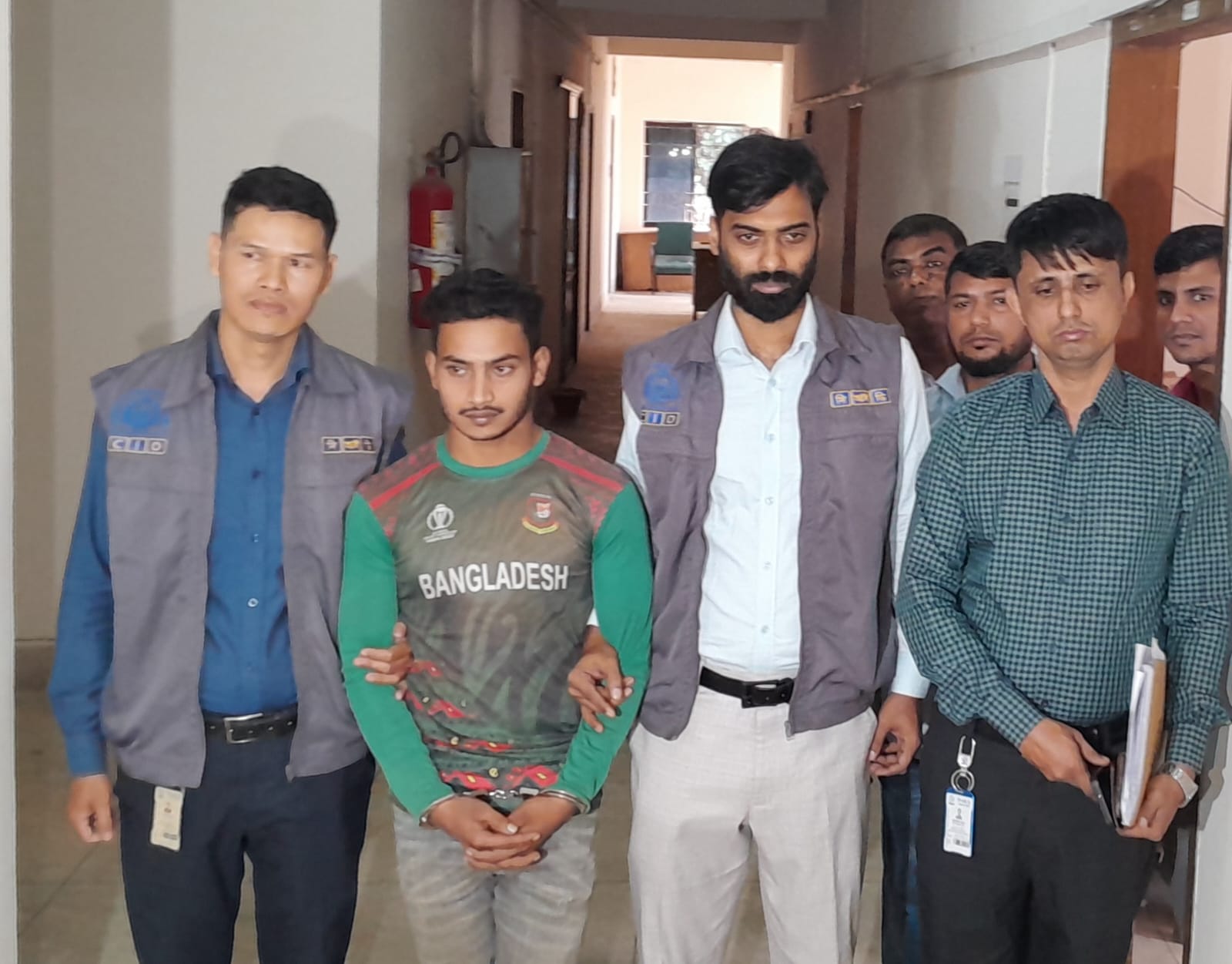 বহদ্দারহাটে গুলজার হোটেলে নারী হত্যার রহস্য  উম্মোচন 