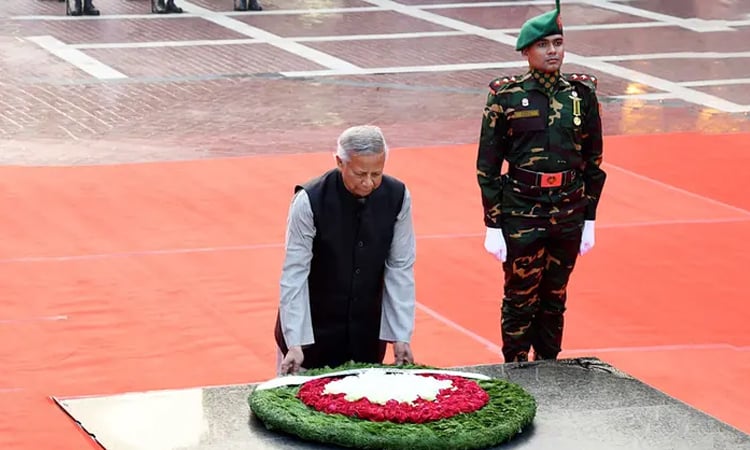  শহিদ বুদ্ধিজীবীদের প্রতি প্রধান উপদেষ্টার শ্রদ্ধা নিবেদন
