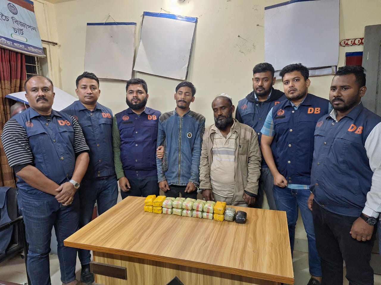 পটিয়ায় ডিবি পুলিশের অভিযানে ৩৬ হাজার পিস ইয়াবা উদ্ধার