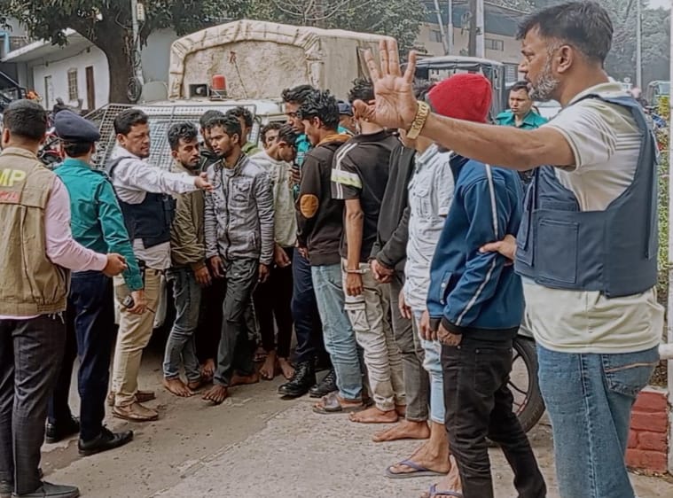 সন্ত্রাসী ছোট সাজ্জাদের সহযোগী আসিফসহ ৬ ডাকাত আটক