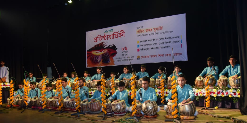 তবলা সন্ধ্যায় দর্শক-শ্রোতারা ডুবে গিয়েছিলেন সুরের আবেশে