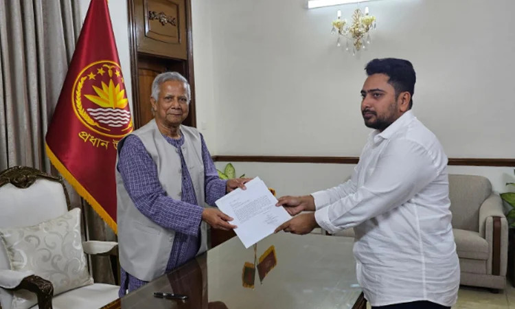  নাহিদ ইসলাম পদত্যাগ করেছেন