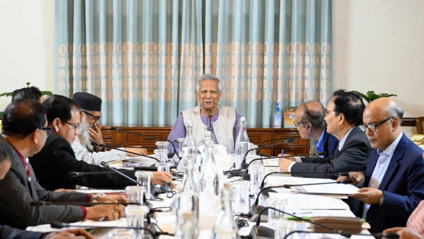 একজন হজযাত্রীও যেন ভোগান্তির শিকার না হন : প্রধান উপদেষ্টা