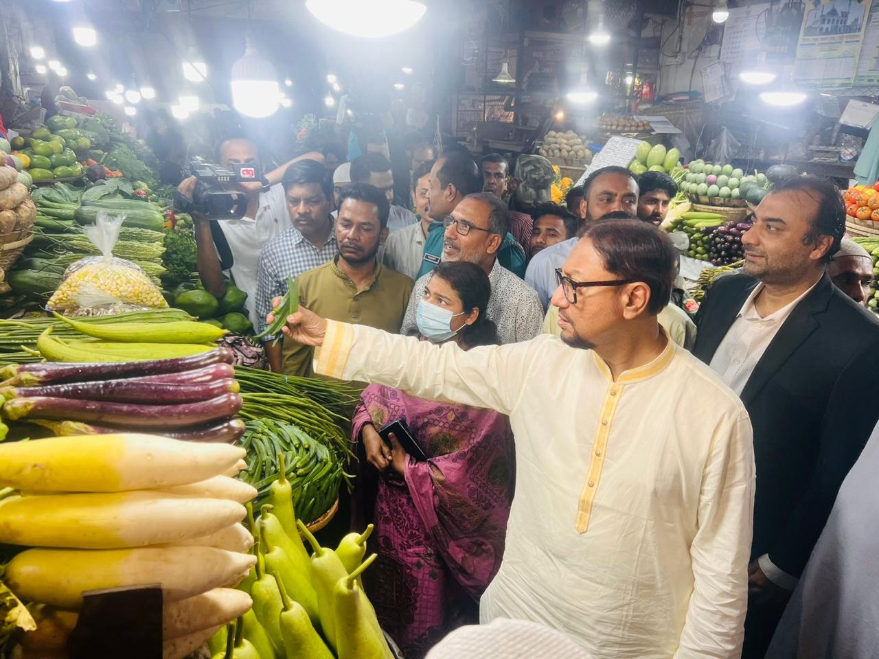 নির্ধারিত মূল্যের বেশি নিলে আইনানুগ ব্যবস্থা :মেয়র