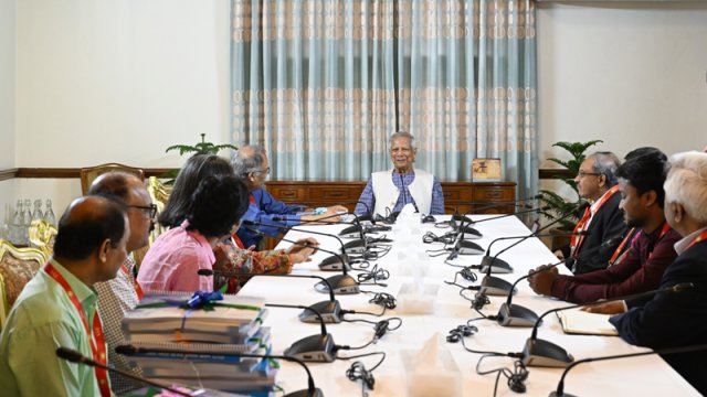গণমাধ্যম প্রতিষ্ঠানকে ‘পাবলিক লিস্টেড’ কোম্পানি করার সুপারিশ 