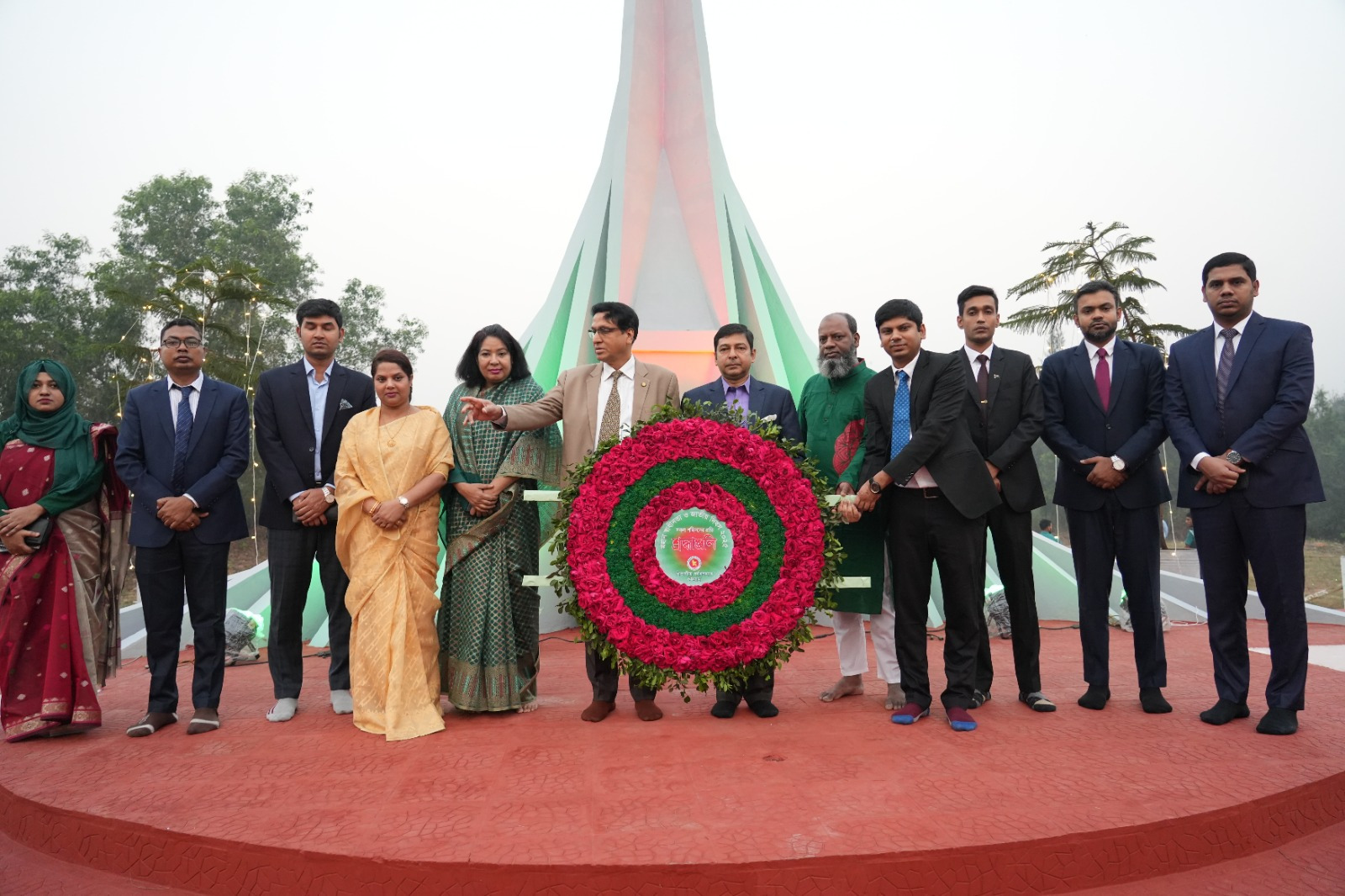 কাট্টলী মুক্তিযুদ্ধ স্মৃতিস্তম্ভে জাতির শ্রেষ্ঠ সন্তানদের শ্রদ্ধায় স্মরণ