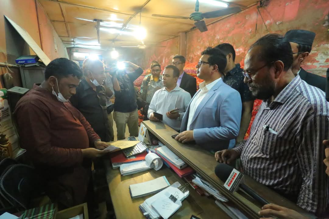  খাতুনগঞ্জে  বাজার মনিটরিং টাস্কফোর্সের অভিযান