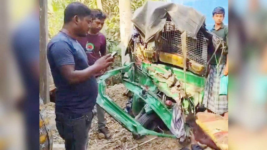 ট্রাক-অটোরিকশা সংঘর্ষে নিহত ৩